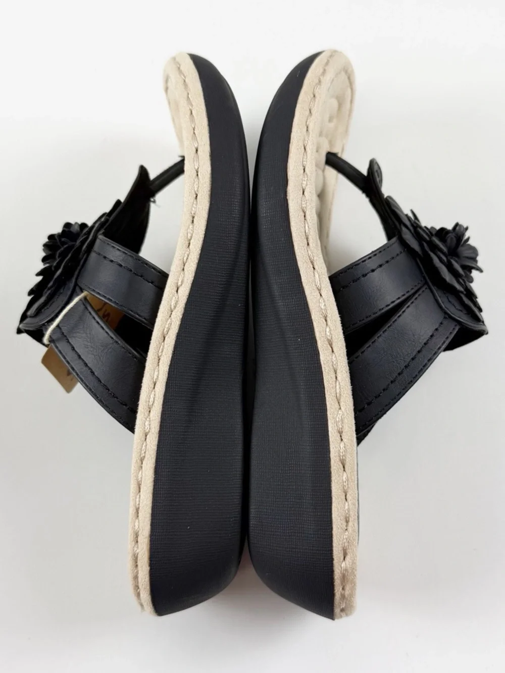 Cliffs by White Mountain Cassia Flower Thong Sandals Womens 6W Black NEW